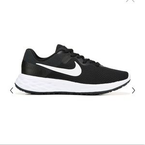 Nike
Women's Revolution 7 Wide Running Shoe